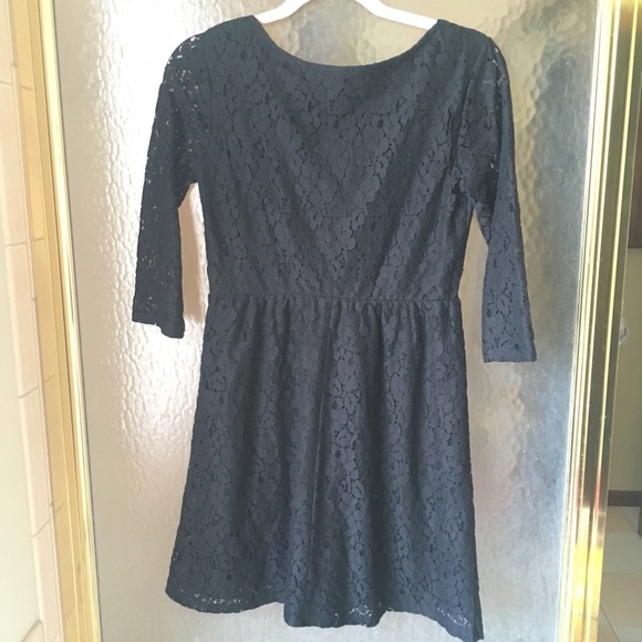 Black lace dress - Picture 3 of 4
